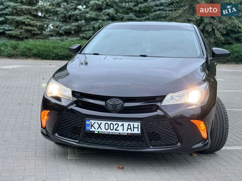 Седан Toyota Camry 2016 в Харькове
