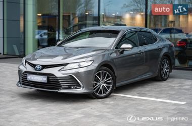 Седан Toyota Camry 2024 в Днепре