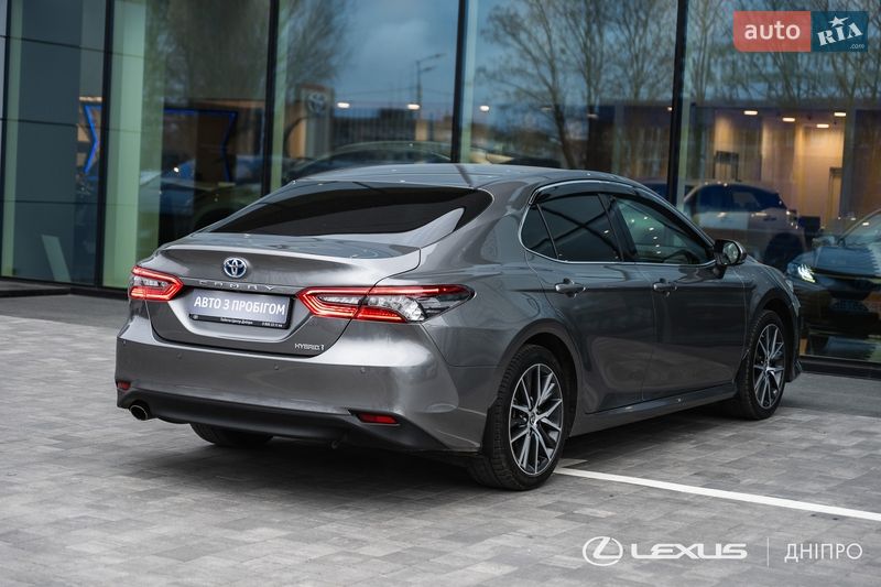 Седан Toyota Camry 2024 в Днепре