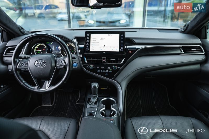 Седан Toyota Camry 2024 в Днепре