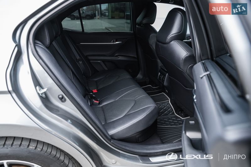 Седан Toyota Camry 2024 в Днепре