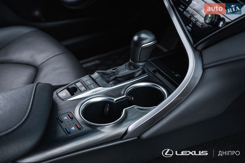 Седан Toyota Camry 2024 в Днепре