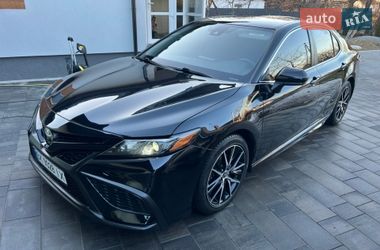 Седан Toyota Camry 2020 в Буче