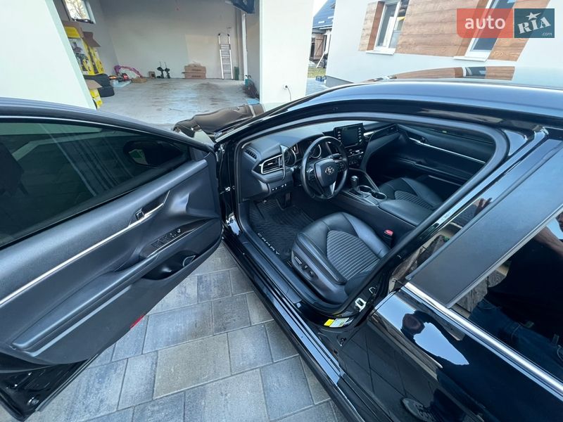 Седан Toyota Camry 2020 в Буче