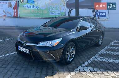 Седан Toyota Camry 2016 в Києві