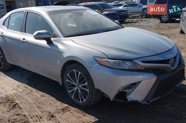Седан Toyota Camry 2019 в Львові