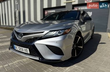 Седан Toyota Camry 2018 в Львове