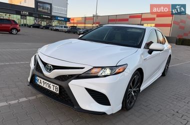 Седан Toyota Camry 2020 в Києві