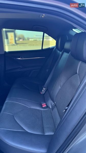 Седан Toyota Camry 2022 в Дніпрі