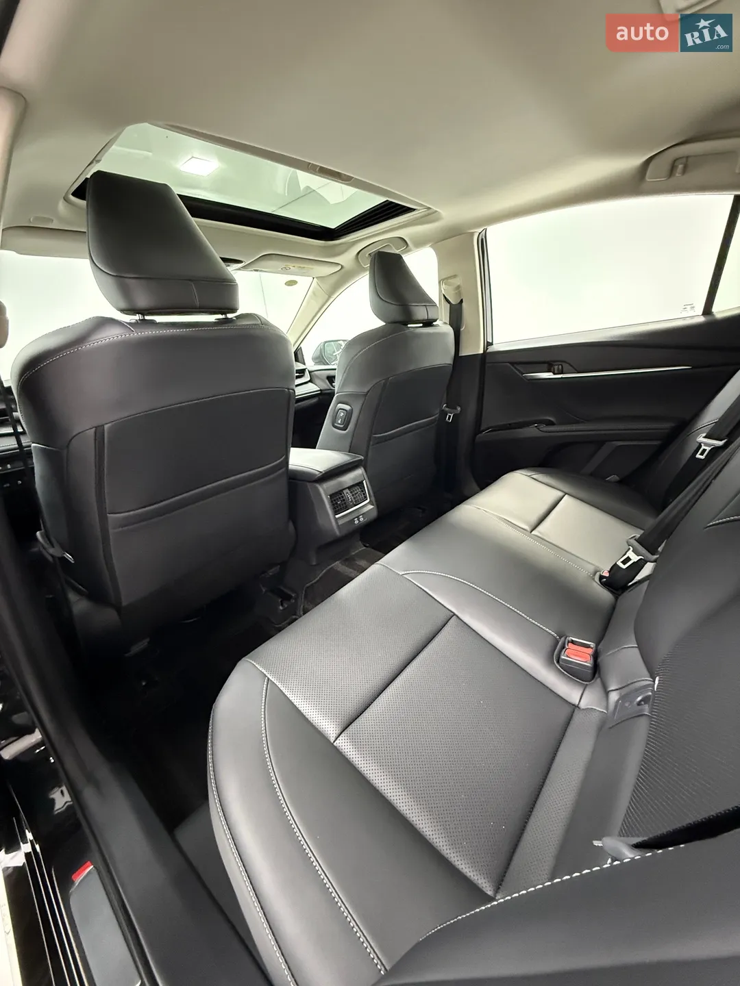 2025 Toyota Camry - мініатюра 35