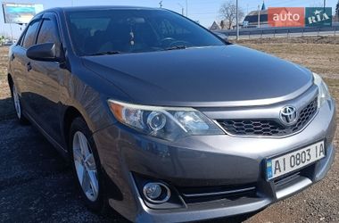 Седан Toyota Camry 2013 в Киеве