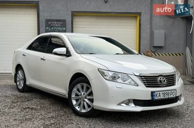 Седан Toyota Camry 2012 в Киеве