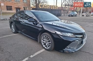 Седан Toyota Camry 2018 в Киеве