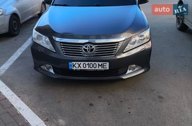 Седан Toyota Camry 2014 в Харькове
