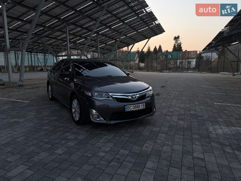 Седан Toyota Camry 2013 в Львове