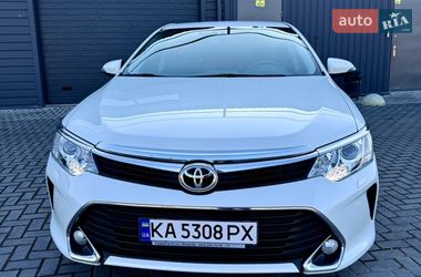 Седан Toyota Camry 2016 в Кропивницком