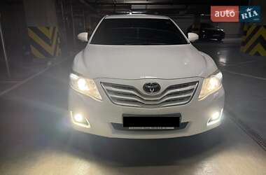 Седан Toyota Camry 2009 в Киеве