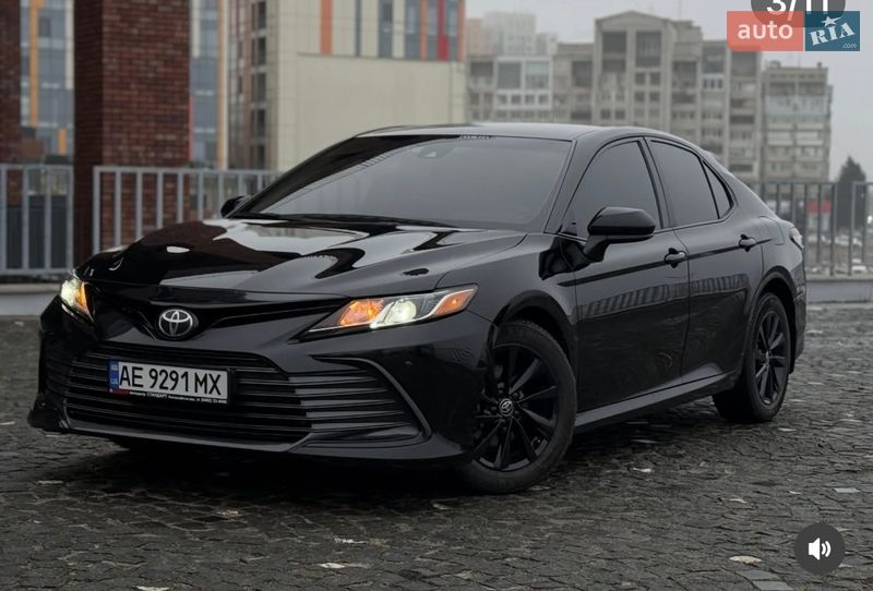 Toyota Camry 2021