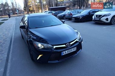 Седан Toyota Camry 2016 в Чернигове