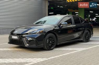 Седан Toyota Camry 2024 в Киеве