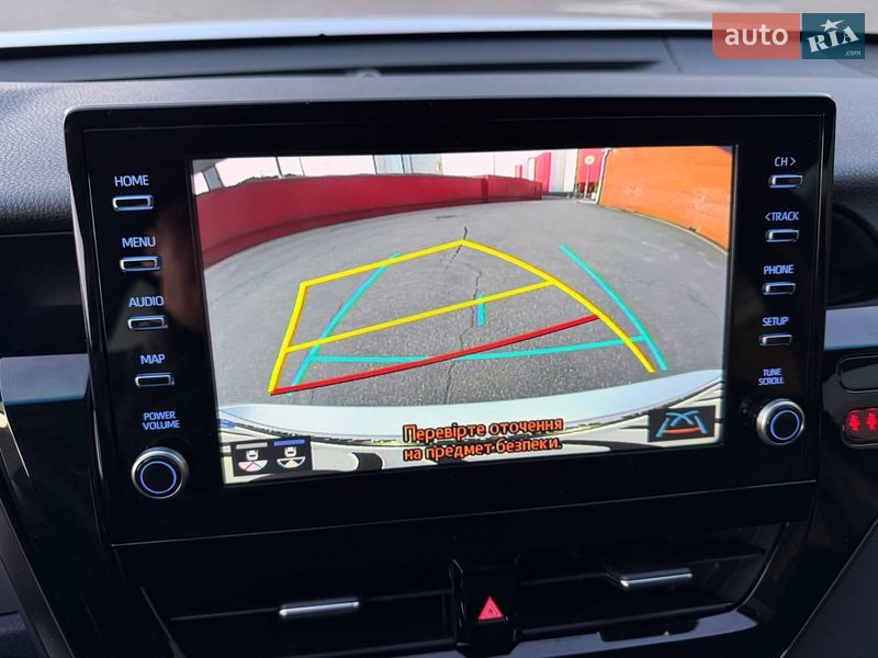 Седан Toyota Camry 2023 в Киеве