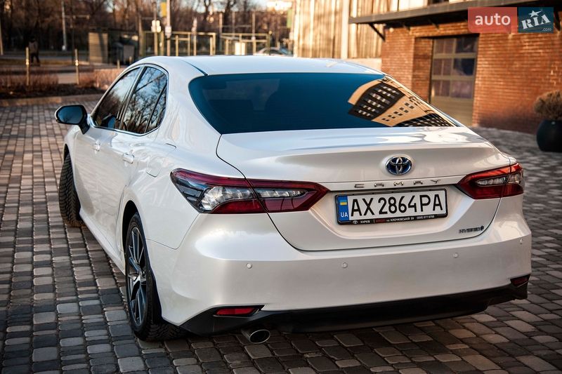 Седан Toyota Camry 2021 в Харькове