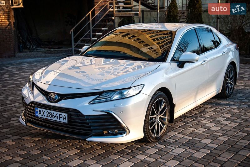 Седан Toyota Camry 2021 в Харькове