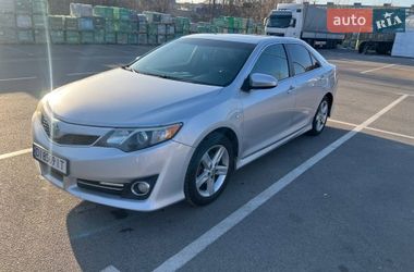 Седан Toyota Camry 2014 в Днепре