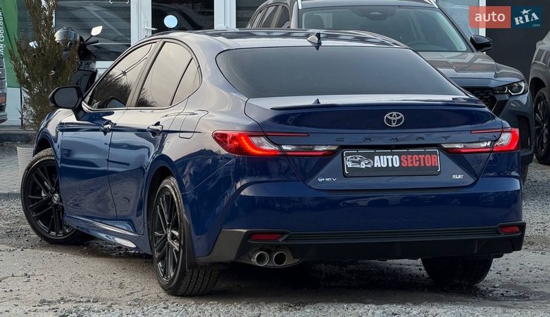 Седан Toyota Camry 2024 в Харкові