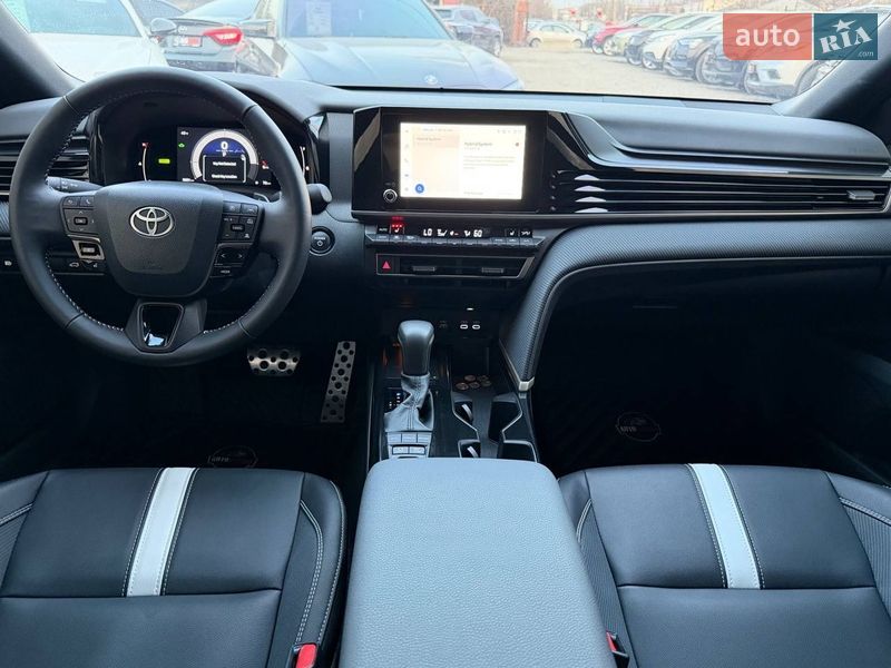 Седан Toyota Camry 2024 в Харкові