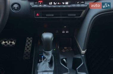 Седан Toyota Camry 2024 в Харкові