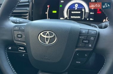Седан Toyota Camry 2024 в Харкові