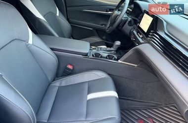 Седан Toyota Camry 2024 в Харкові