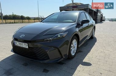 Седан Toyota Camry 2024 в Ужгороді