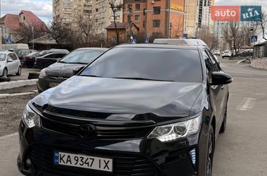 Седан Toyota Camry 2015 в Киеве