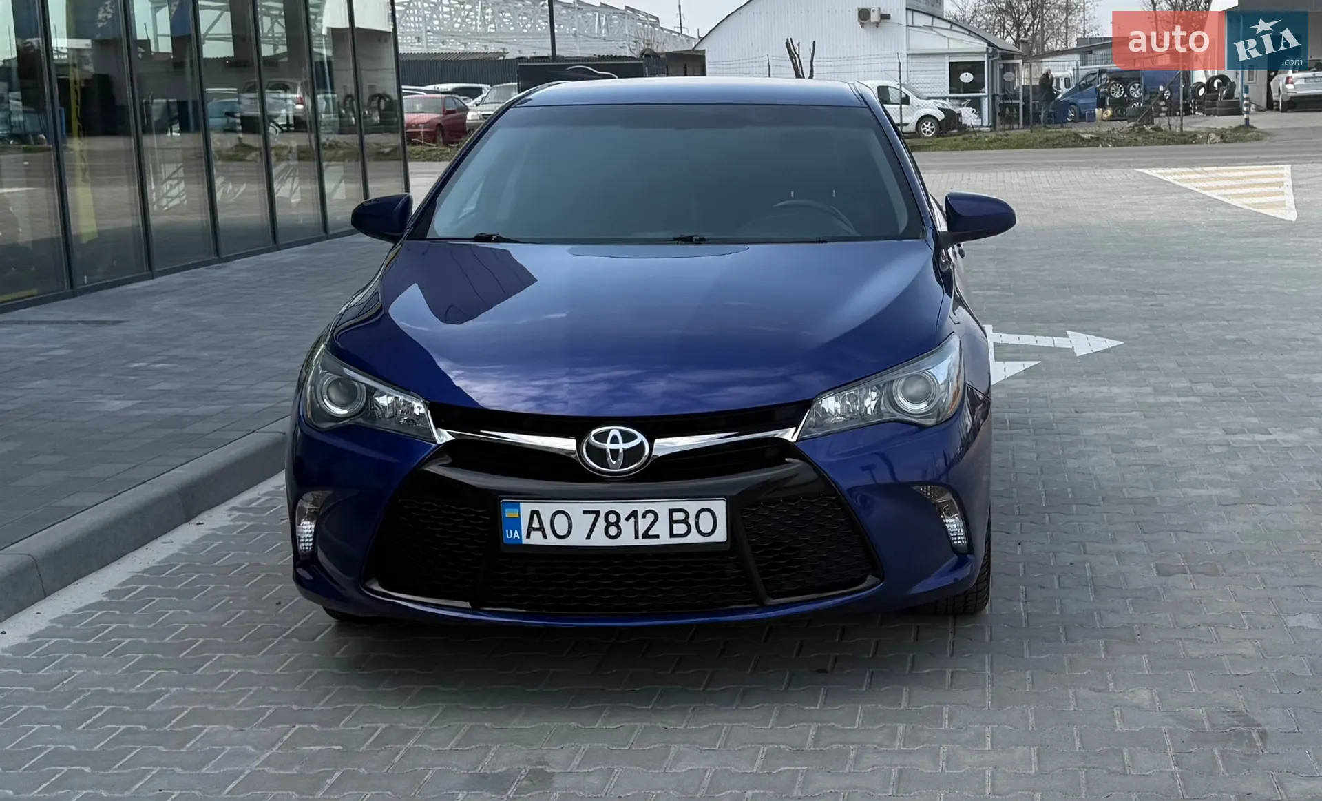 2015 Toyota Camry - фото 1