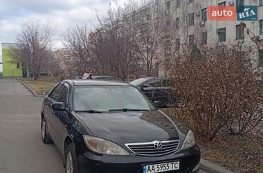 Седан Toyota Camry 2003 в Киеве
