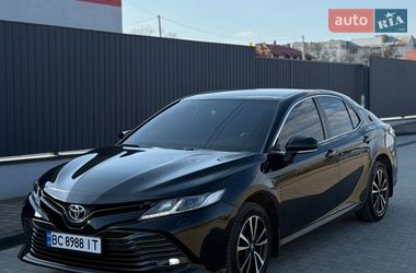Седан Toyota Camry 2018 в Львове