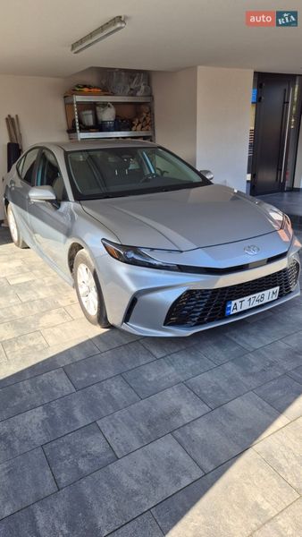 Седан Toyota Camry 2024 в Ивано-Франковске