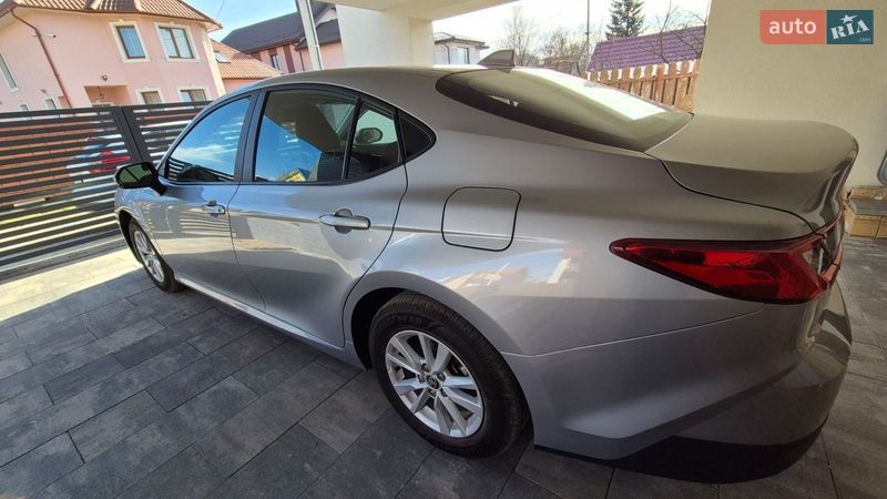 Седан Toyota Camry 2024 в Ивано-Франковске