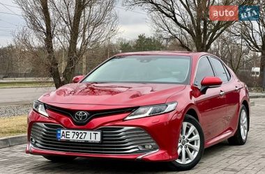 Седан Toyota Camry 2018 в Дніпрі