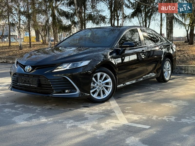 Седан Toyota Camry 2024 в Киеве