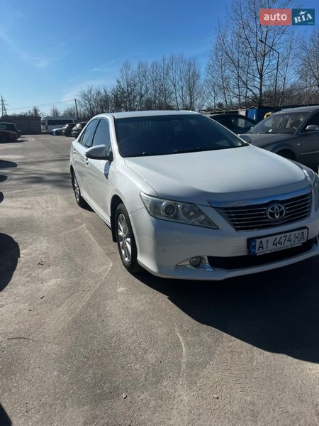 Седан Toyota Camry 2011 в Вишгороді