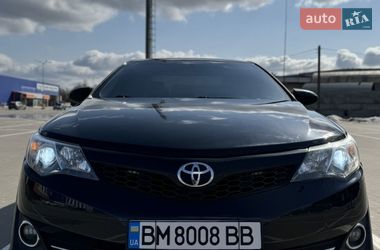 Седан Toyota Camry 2014 в Сумах