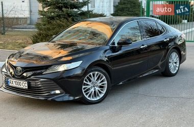 Седан Toyota Camry 2017 в Харькове