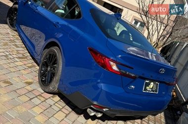 Седан Toyota Camry 2025 в Киеве