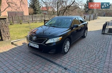 Седан Toyota Camry 2011 в Львове
