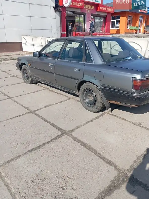 Toyota Camry 1990
