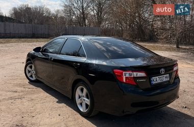 Седан Toyota Camry 2014 в Киеве