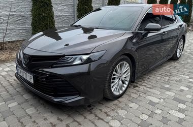 Седан Toyota Camry 2019 в Харькове